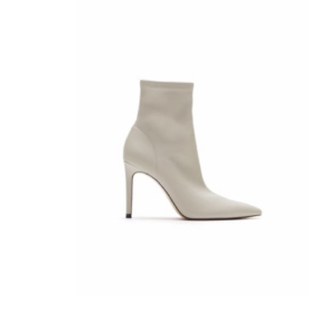 Zara elastic heeled booties New